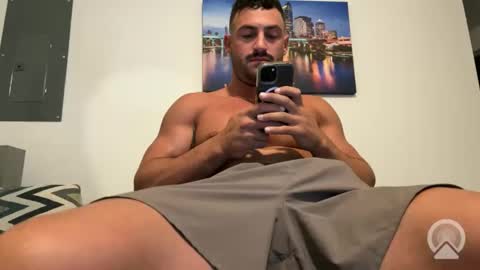 Snapshot of damnimhandsome25 chatting on November 10, 11:20 am Clyde online show from November 10, 11:20 am