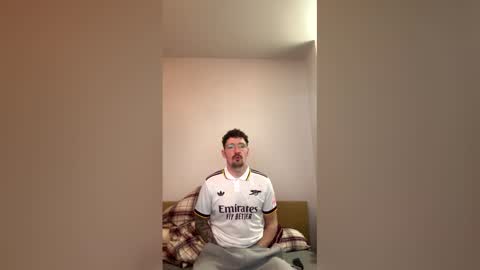 damo111694 online show from March 4, 11:00 pm