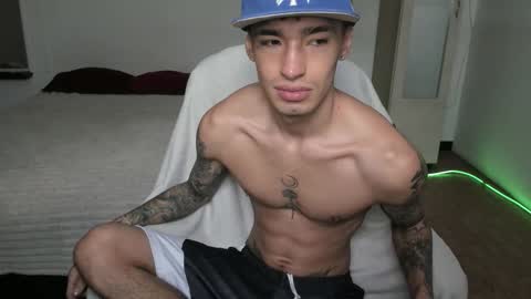 Damon online show from March 19, 7:18 pm