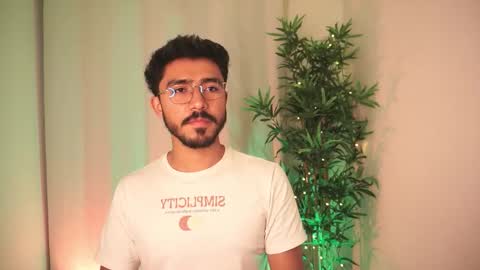 Snapshot of damon_frost chatting on December 4, 9:56 pm damon_frost online show from December 4, 9:56 pm