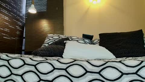 Damon  Salvatore online show from April 10, 9:30 pm