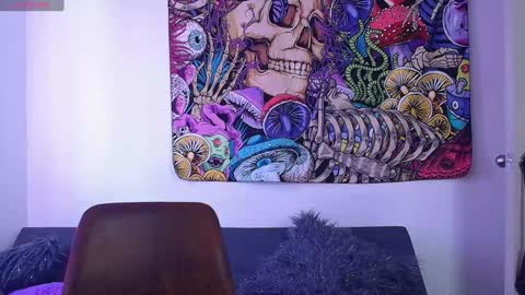 Snapshot of damoncolbi chatting on December 11, 4:31 pm damoncolbi online show from December 11, 4:31 pm