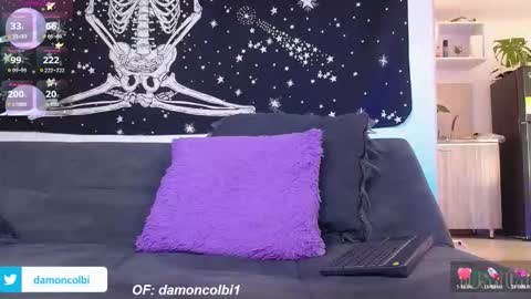 Snapshot of damoncolbi chatting on September 20, 10:33 pm damoncolbi online show from September 20, 10:33 pm