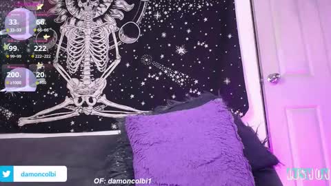 Snapshot of damoncolbi chatting on October 12, 10:42 pm damoncolbi online show from October 12, 10:42 pm