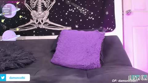 Snapshot of damoncolbi chatting on November 11, 1:27 am damoncolbi online show from November 11, 1:27 am