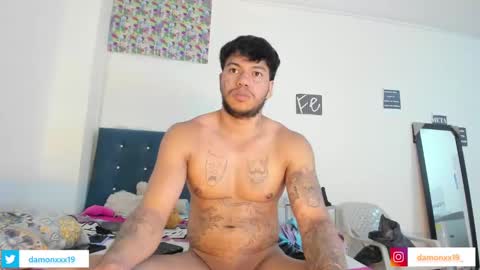 Snapshot of damonxxx1 chatting on January 29, 8:56 pm Damon online show from January 29, 8:56 pm