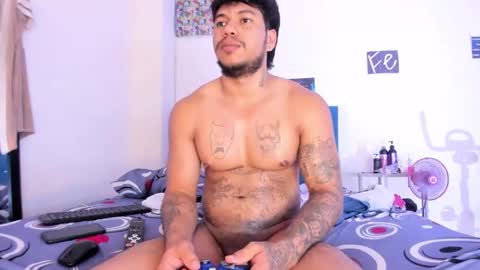 Snapshot of damonxxx1 chatting on February 14, 6:02 am Damon online show from February 14, 6:02 am