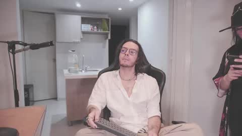 Snapshot of dan_and_daya chatting on November 17, 3:45 am AbyssVoid online show from November 17, 3:45 am