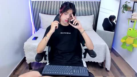 D A N online show from September 15, 1:44 pm