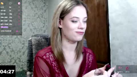 Snapshot of dana_smilex chatting on November 27, 6:32 pm Dana SmileX online show from November 27, 6:32 pm