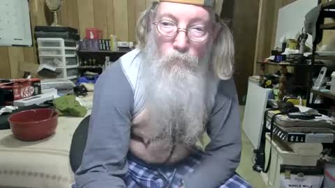 Snapshot of danagm chatting on December 18, 5:21 pm Dana online show from December 18, 5:21 pm