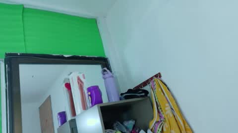 Snapshot of danalaleska chatting on February 5, 6:51 am danalaleska online show from February 5, 6:51 am