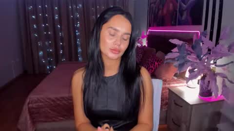 Snapshot of danamiers chatting on November 21, 4:44 am DanaMiers online show from November 21, 4:44 am