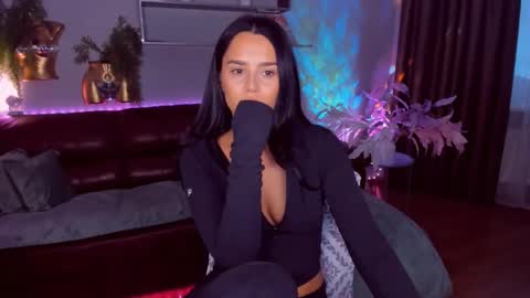 DanaMiers online show from April 18, 7:23 am