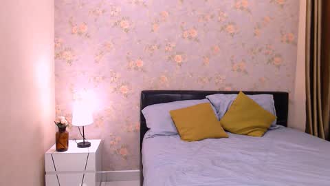 D A N A online show from February 18, 6:20 am