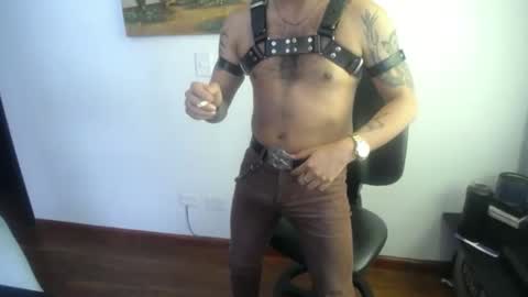 Snapshot of danbury44 chatting on November 7, 7:25 pm danbury online show from November 7, 7:25 pm