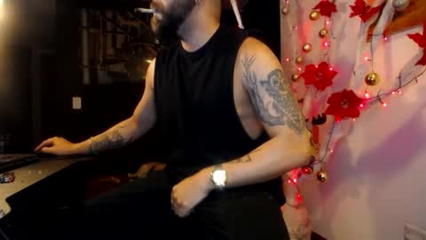 Snapshot of danbury44 chatting on December 14, 8:52 am danbury online show from December 14, 8:52 am