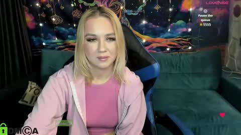 dances_queen online show from January 9, 8:17 am