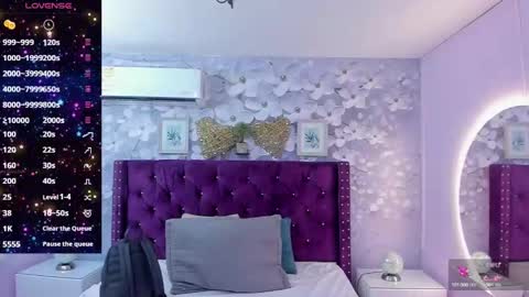 Snapshot of danee_19 chatting on February 21, 11:33 am Daniela online show from February 21, 11:33 am