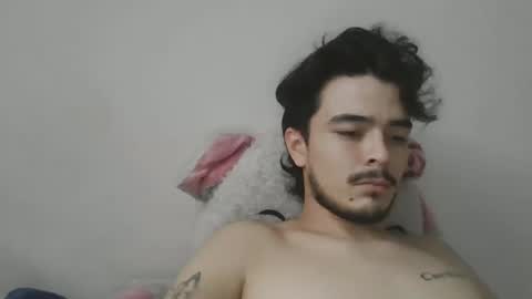 Snapshot of dani_42017 chatting on February 6, 11:43 am dani_42017 online show from February 6, 11:43 am