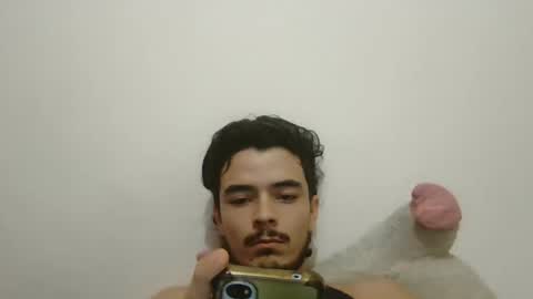 Snapshot of dani_42017 chatting on February 11, 11:43 am dani_42017 online show from February 11, 11:43 am