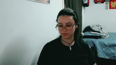 dani y jocelyn online show from April 6, 10:11 pm