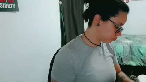 dani y jocelyn online show from April 12, 6:57 pm