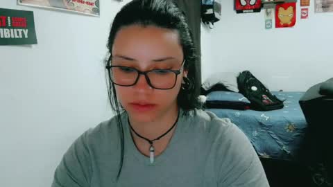 dani y jocelyn online show from April 20, 9:27 pm