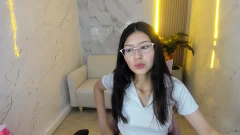 Snapshot of dani_tf chatting on February 13, 1:29 pm dani_tf online show from February 13, 1:29 pm