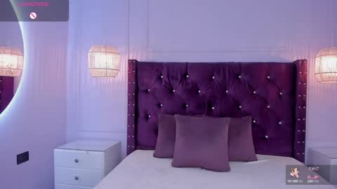 Snapshot of dani_velvet chatting on September 14, 3:27 am online show from September 14, 3:27 am