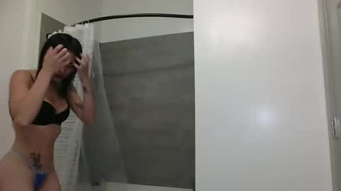 danidivina777 online show from October 6, 5:10 pm