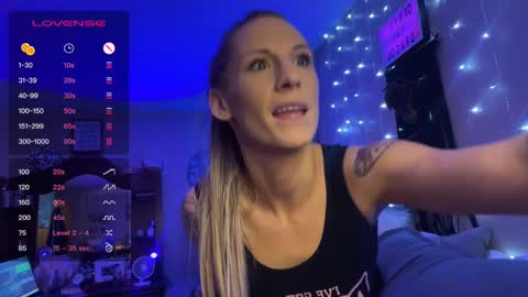 Dani Dragon online show from December 14, 11:50 am