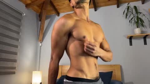 Snapshot of daniel0910s chatting on February 10, 1:24 am Daniel online show from February 10, 1:24 am