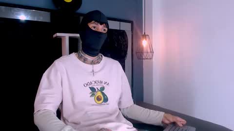 Daniel Delux  online show from November 22, 2:05 pm