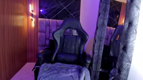 Snapshot of daniela_dl chatting on December 28, 5:57 pm Daniela online show from December 28, 5:57 pm