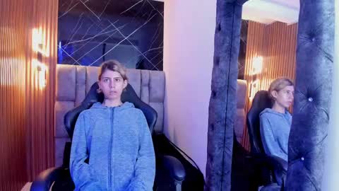 Snapshot of daniela_dl chatting on March 12, 12:47 pm Daniela online show from March 12, 12:47 pm