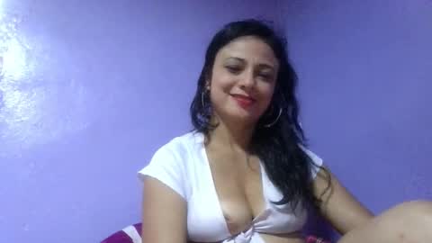 daniela_love1 online show from October 16, 9:05 pm