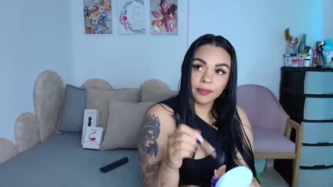 Snapshot of danielacortes03 chatting on September 23, 6:44 pm I think I will close this page please leave me a message if you want to know about me online show from September 23, 6:44 pm