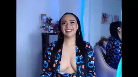Snapshot of danielacortes03 chatting on October 15, 6:41 pm I think I will close this page please leave me a message if you want to know about me online show from October 15, 6:41 pm