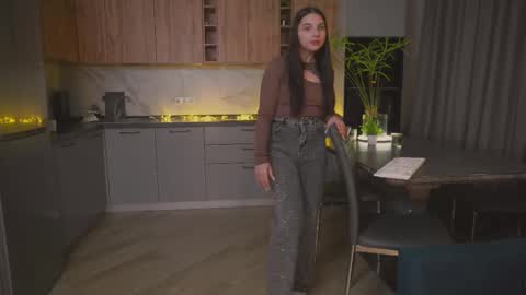 Hi my name is Daniela Im new here but I really like to chat online show from November 5, 5:24 pm