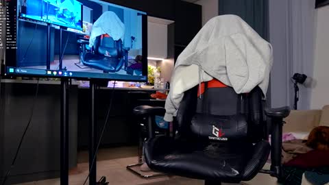 Daniel Kraig online show from February 11, 10:15 pm