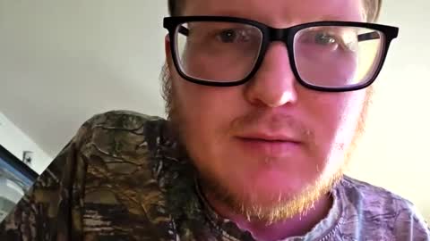 Snapshot of danielp_mod_cb chatting on October 24, 9:22 pm Daniel y. online show from October 24, 9:22 pm