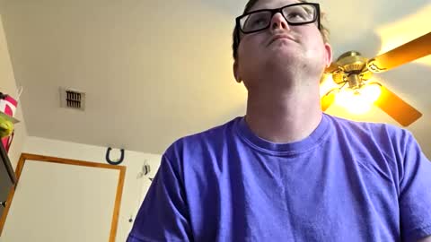 Snapshot of danielp_mod_cb chatting on November 17, 8:03 pm Daniel y. online show from November 17, 8:03 pm