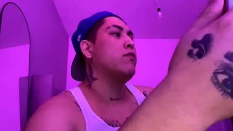 Snapshot of danieltarot81 chatting on October 30, 2:35 am cry daniel online show from October 30, 2:35 am