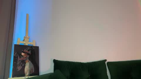 Snapshot of danieltuckerr chatting on November 18, 1:00 am danieltuckerr online show from November 18, 1:00 am