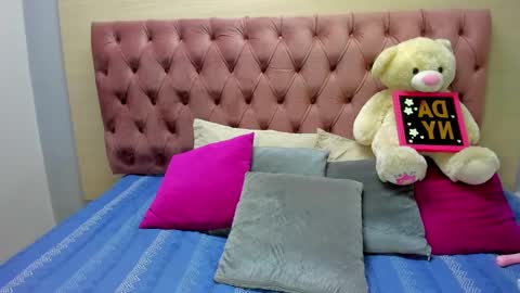 Snapshot of daniibelluci chatting on February 12, 3:40 am DaniiBelluci online show from February 12, 3:40 am