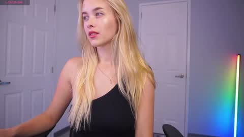 Snapshot of danikadillan chatting on December 24, 2:21 am Hi my name is Anna. Please say hello I like to chat with you. If u have request use Tip option .Thank you online show from December 24, 2:21 am