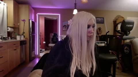 Snapshot of danikawhite69 chatting on December 19, 8:45 am DanikaWhite69 online show from December 19, 8:45 am