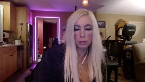 Snapshot of danikawhite69 chatting on December 26, 7:45 am DanikaWhite69 online show from December 26, 7:45 am