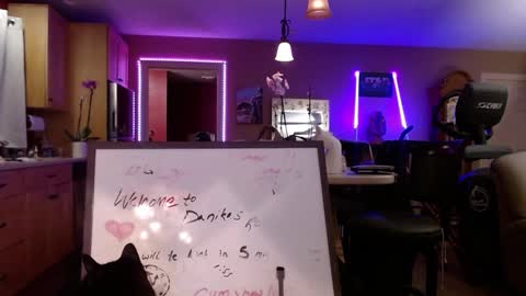 Snapshot of danikawhite69 chatting on December 27, 8:02 am DanikaWhite69 online show from December 27, 8:02 am
